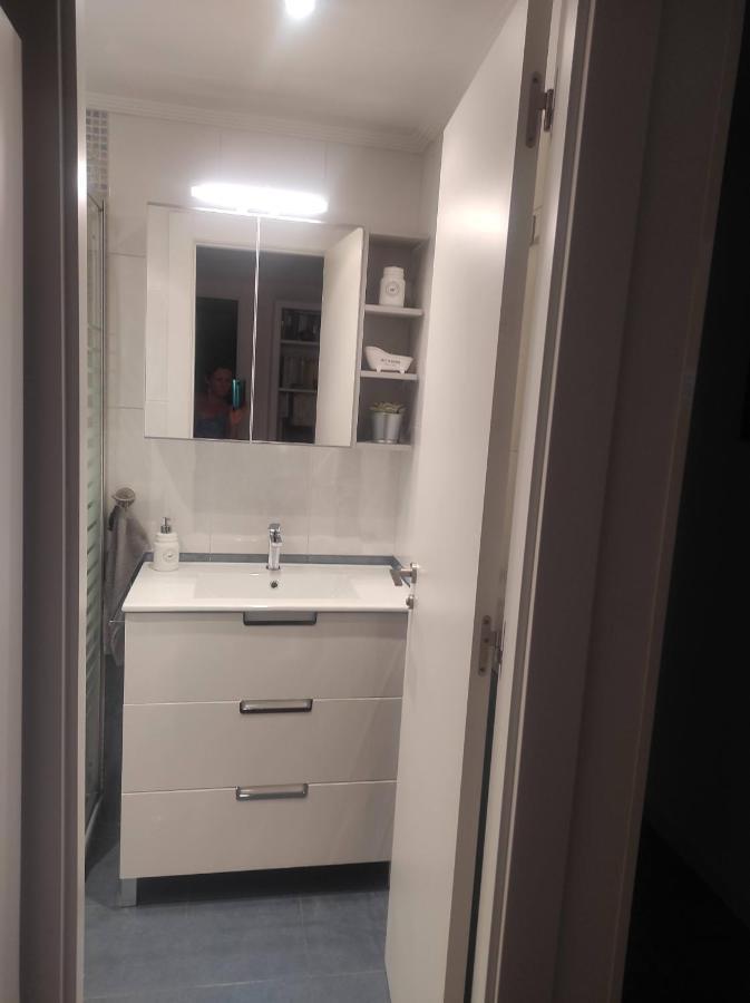 Appartamento Habitación céntrica enorme parking privado desayuno baño privado Oviedo Esterno foto