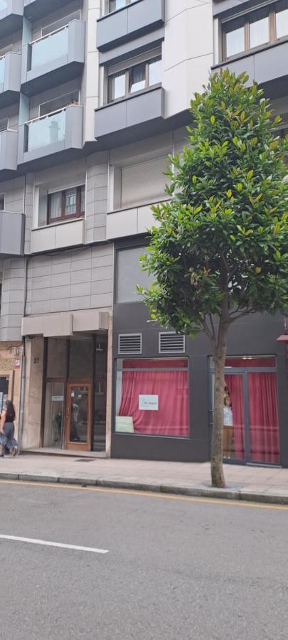 Appartamento Habitación céntrica enorme parking privado desayuno baño privado Oviedo Esterno foto